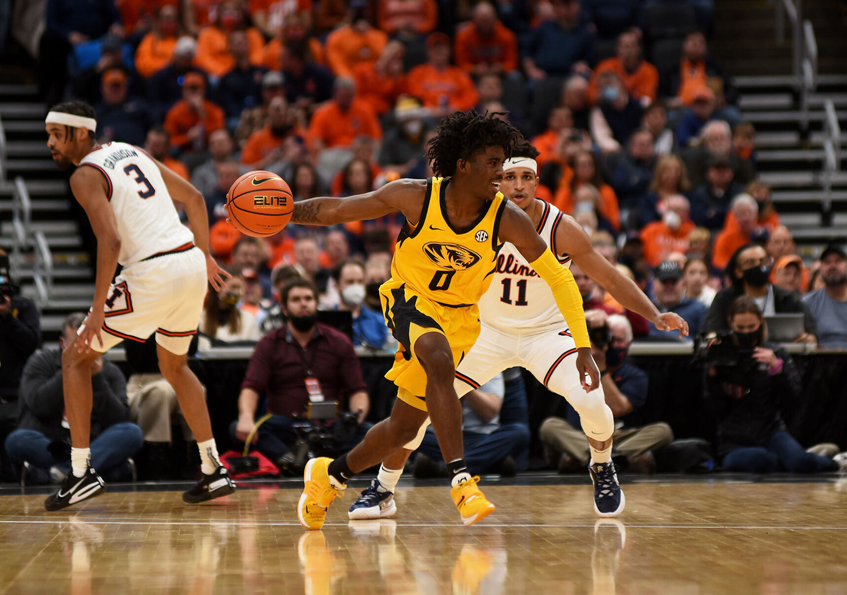 Anton Brookshire dribbles the ball